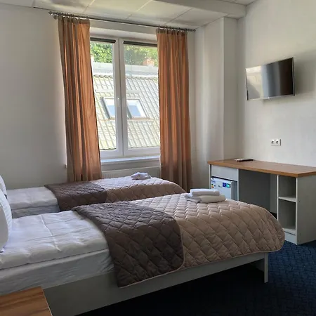 Highway 60 Hotel